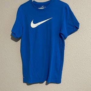 Nike tee dri-fit boys small